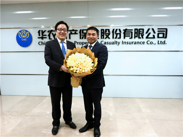 1603330893871957.jpg 2017年3月,蘇如春參加全國政協(xié)會議期間,與張宗韜在北京會面.jpg